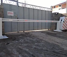 Противотаранный шлагбаум "БУК-РК" электромеханический с вертикальным подьемом стрелы. легкого типа (РК)