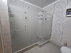 Душевые перегородки кабины ограждения из матового стекла по Вашим размерам.