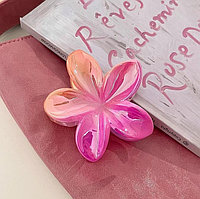 Заколка краб для волос "Гавайский цветок" 8х4 см розово-оранжевая