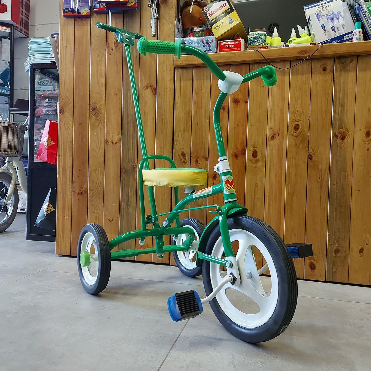 Оригинальный Детский трехколесный велосипед с родительской ручкой "Балдырган". Карагандинский. Зелёный., фото 1