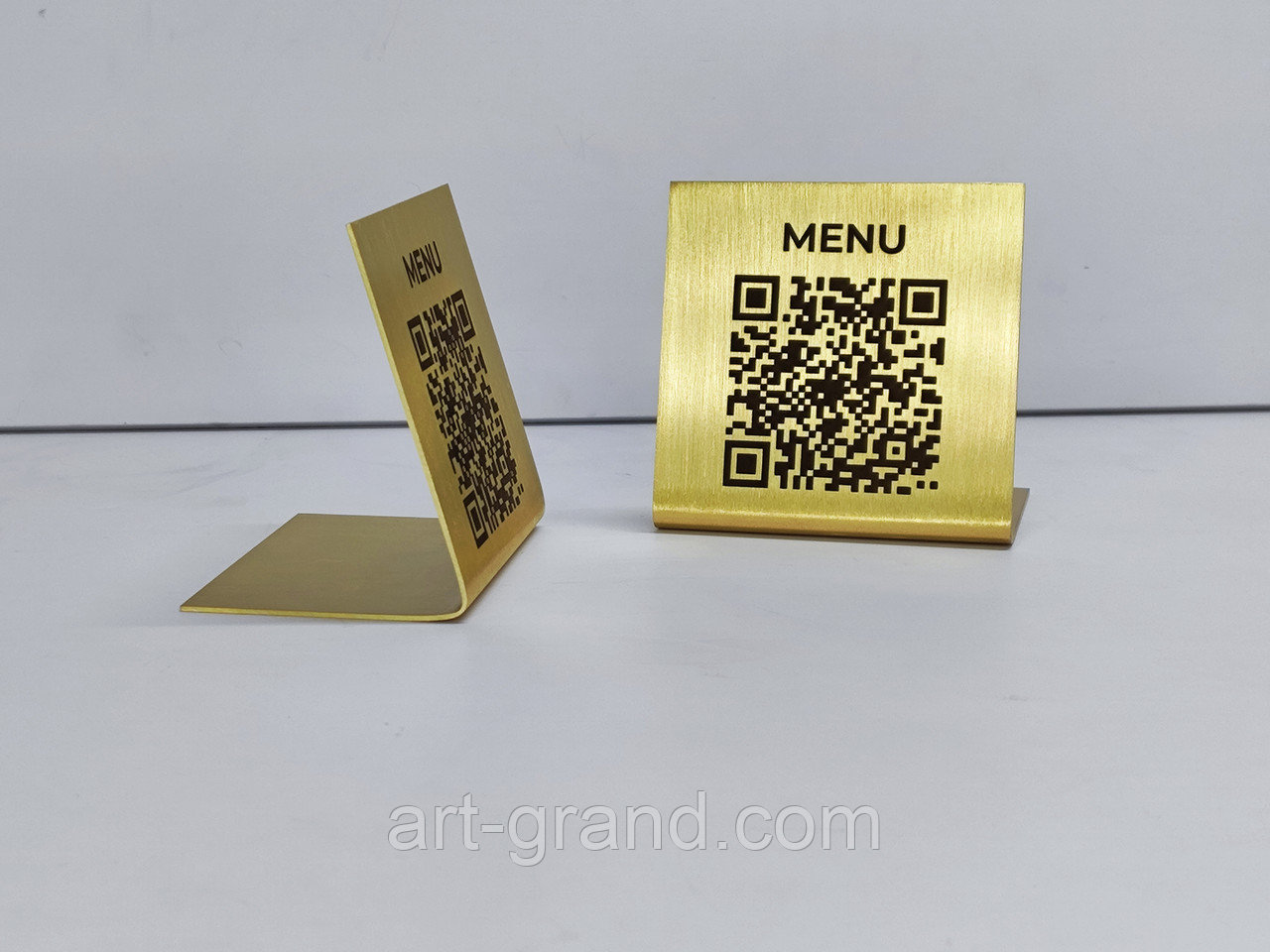 Таблички с QR кодом меню из латуни