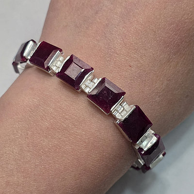 Браслет серебро 925 пробы 35,77гр, рубин 17-21 р-р