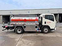 Автотопливозаправщик HOWO ZZ1047C3313F145Z 3 куб.метра