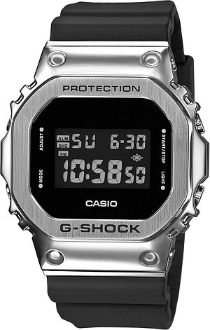 Часы Кварцевые CASIO GM-5600U-1ER полимер, нержавеющая сталь, фото 1