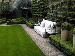 Искусственный газон с ворсом 25 мм. Площадь 10 кв.м.  — отличное решение для создания современных и уютных интерьеров.