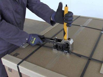 упаковка товара лентой