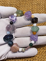 Браслет / натуральные камни ( пр. Абая 141 )