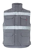 Утепленный жилет с несколькими карманами и светоотражающей лентой