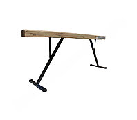 Ол жұбайын ұрып-соғады.