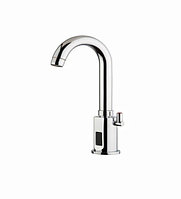 Электронный смеситель для мойки с поворотным извивом, работающей от сети