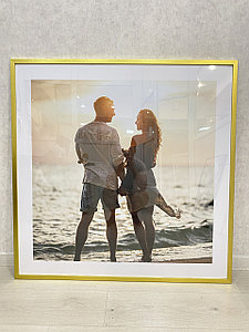 Рамка 100х100 см Золотистая, с легкой текстурой дерева