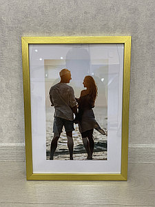 Рамка 30х40 см Золотистая, с легкой текстурой дерева