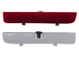 Задний отражатель в бампер правый (R) на Land Rover Freelander 2006-14 (SAT)