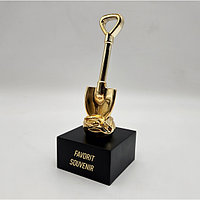 Символ строительства и достойный сувенир застройщику