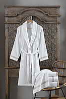Халат, махровый, из микрокоттона, белый.