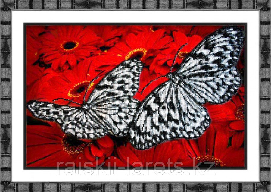 Набор для вышивки бисером "Бабочки на красном" Б-1413