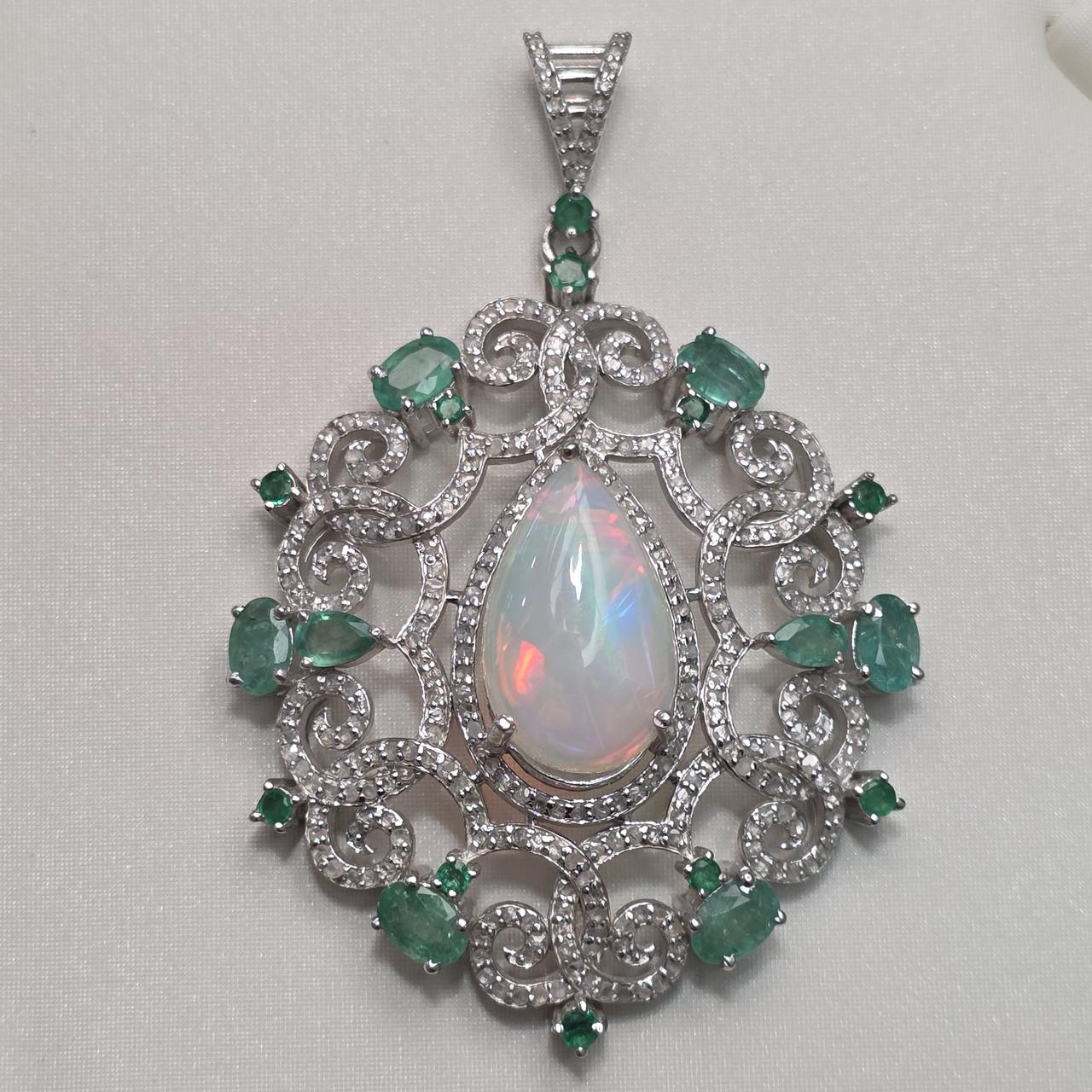 Кулон 14,95 гр, серебро 925 проба ,Опал, Изумруды 8,55кт, Бриллианты 2,1кт, фото 1