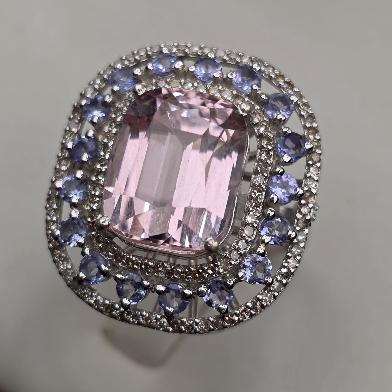 Кольцо серебро 925 проба, 9,6гр Танзанит, Кунцит 13,5кт, бриллианты 0,7т, размер 18,5, фото 1