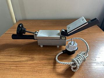 Машина для склеивания и термосваривания нейлоновой ленты, утюг для ремней