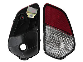 Задний фонарь в бампер правый (R) на Mitsubishi Outlander 2015-22 (SAT)