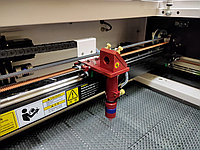 Один станок — две задачи: лазерный резак и гравировальный станок в одном корпусе