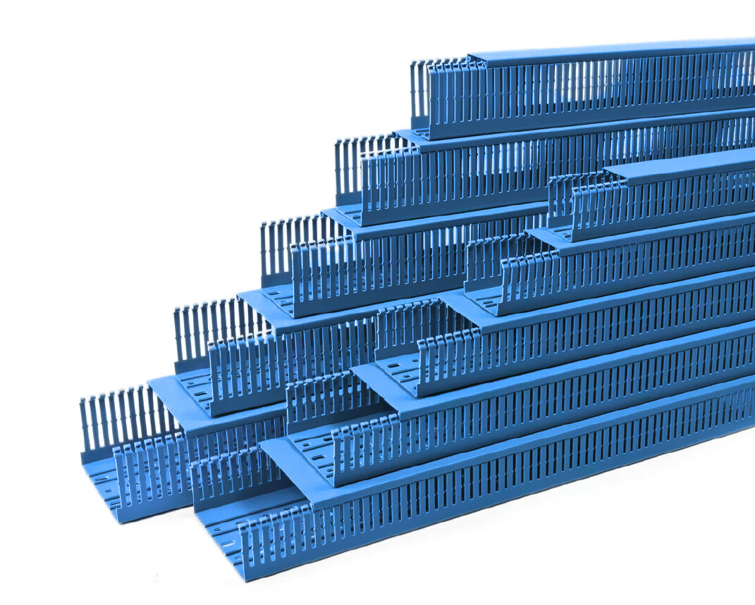 KKD 4010; Перфорированный короб с крышкой, 40x100 (ШxВ) Синий