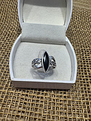 Кольцо / : размер 19 ( пр. Абая 141 )