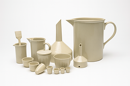 Лабораторная посуда и принадлежности из фарфора