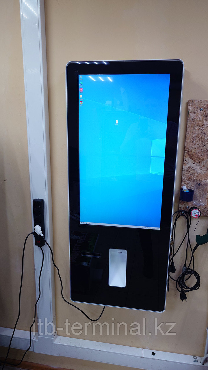 Электронный кассир 32" настенный. С фасадным стеклом, фото 1