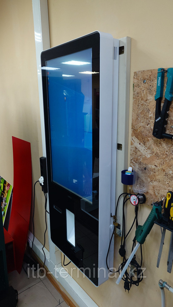 Электронный кассир 32" настенный. С фасадным стеклом, фото 1