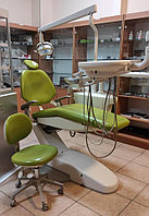 A-dec Inc. A-DEC 200 - стоматологическая установка с нижней подачей инструментов