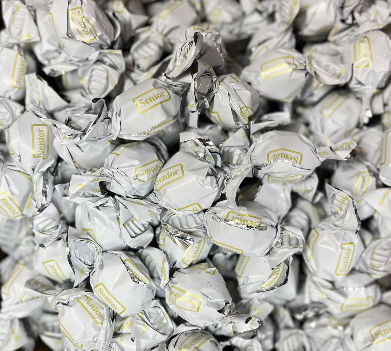 Шоколадные конфеты Senior 1кг (белые) /Италия/