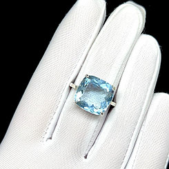 Кольцо с натуральным Топазом Скай блу 15 карат