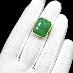 Эксклюзивное кольцо, с натуральным Изумрудом 21 мм
