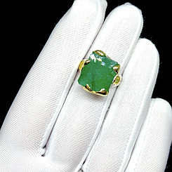 Кольцо в авторском дизайне с натуральным Изумрудом