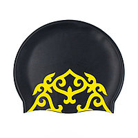 Шапочка PROPERA Flexifit Silk Effect Print I Kazakh pattern black gold размер 54-60 см