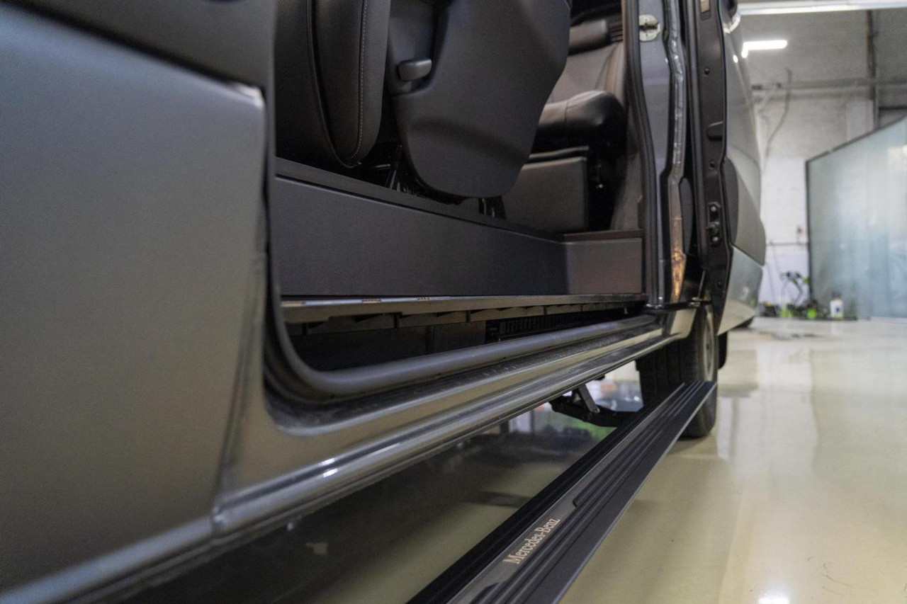 Электрические выдвижные пороги для Tank 300