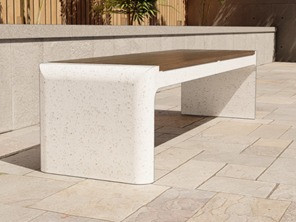 Скамейка из композитного мраморного камня JOTA, c настилом ДПК, модель BEDEL BIR, фото 1