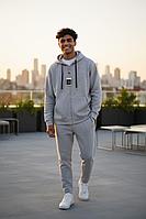 Мужской спортивный костюм
