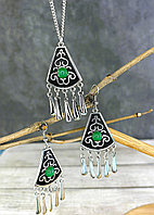 Комплект казахских национальных украшений серьги и подвеска с камнями зелёными 3шт