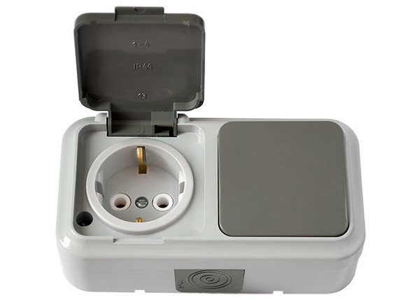 Блок выкл. 1 клав. + розетка (открытая, с/з, брызг. защ.) серая, Пралеска Аква, Bylectrica, фото 1