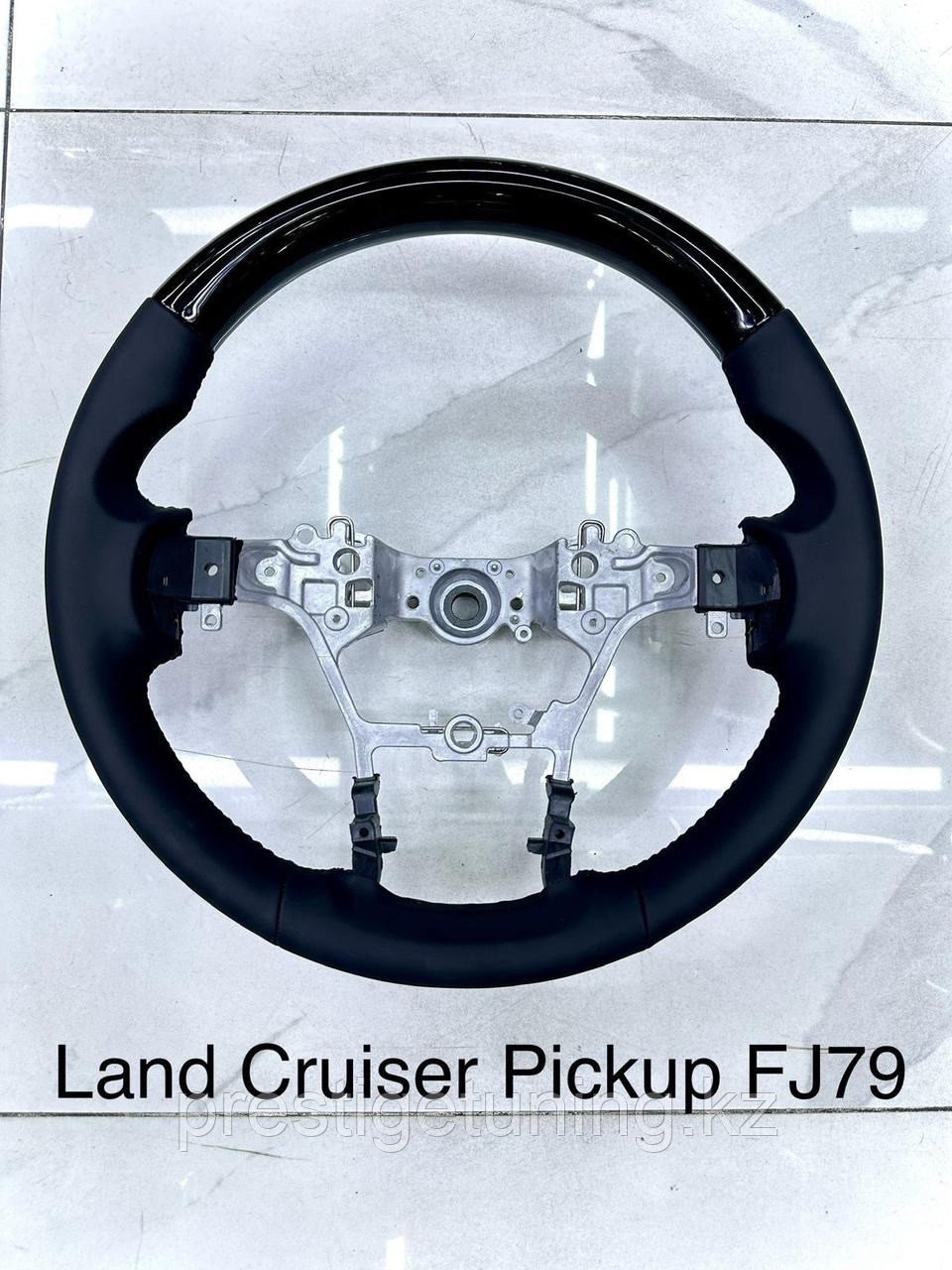 Руль на Land Cruiser 79 2009-16 (Коричневое дерево) вариант 2
