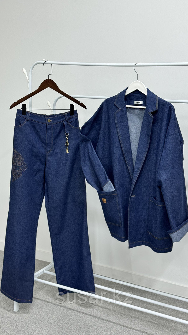 Джинсовый пиджак и брюки  дизайнерские женский