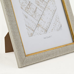 Белая рамка А4 с золотым кантом