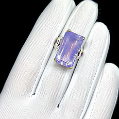 Кольцо с роскошным натуральным Лавандовым Кыарцем