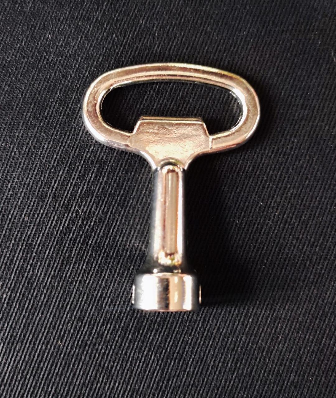 Ключ треугольный для щитка, фото 1