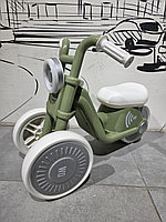 Детский четырехколесный балансировочный толокар, беговел, каталка. Каучуковые колеса