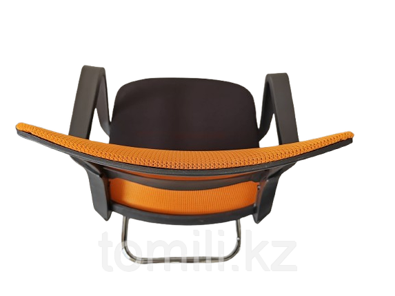 Кресло офисное на полозьях оранжевое, фото 3