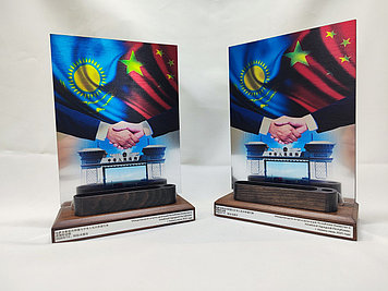 Подарочные настольные плакетки