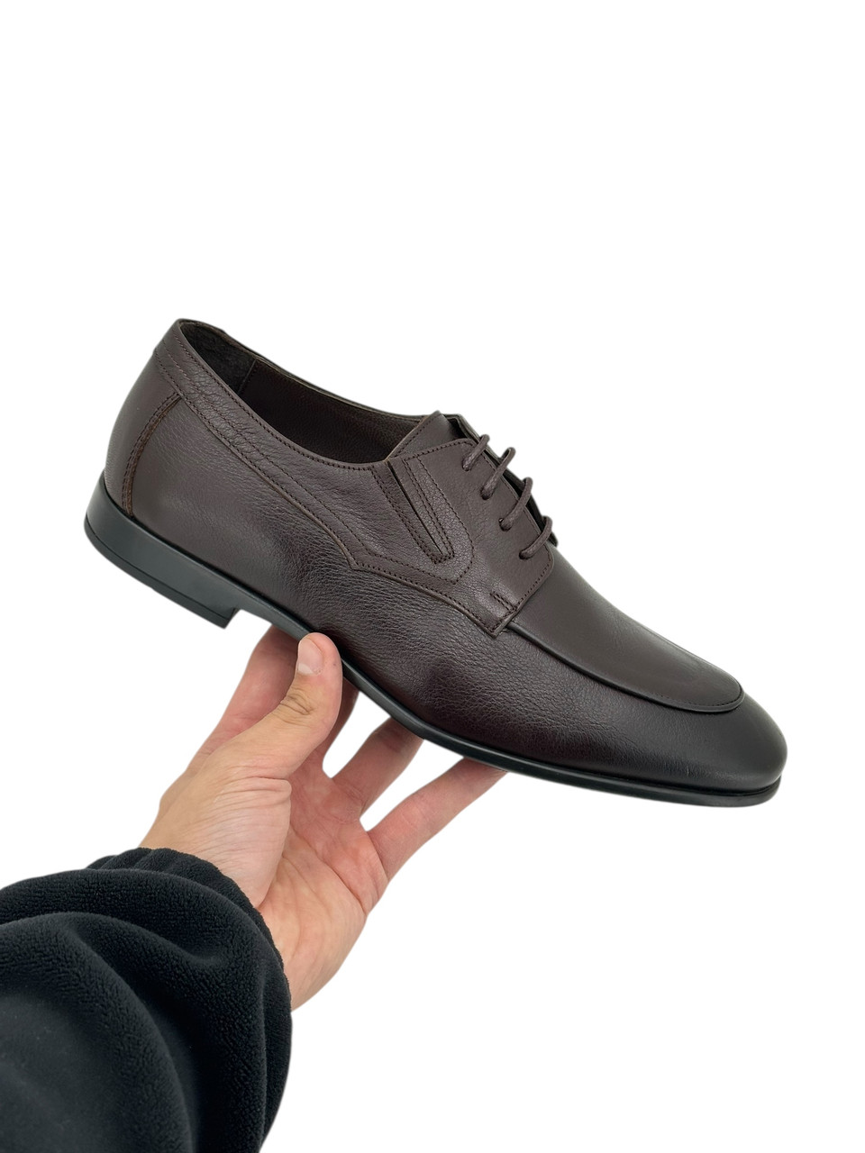 Классические мужские туфли из мягкой зернистой кожи коричневого цвета. - фото 1 - id-p128297409